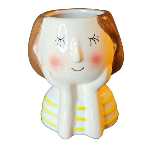 Contemporary lady head vase. - Picture 1 of 8